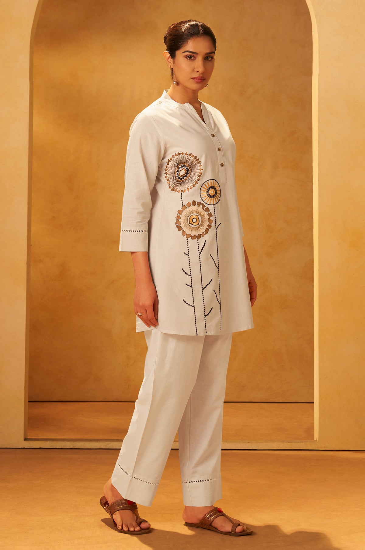 Women White Pure Cotton Embroidered Straight Kurta Co-Ord Set