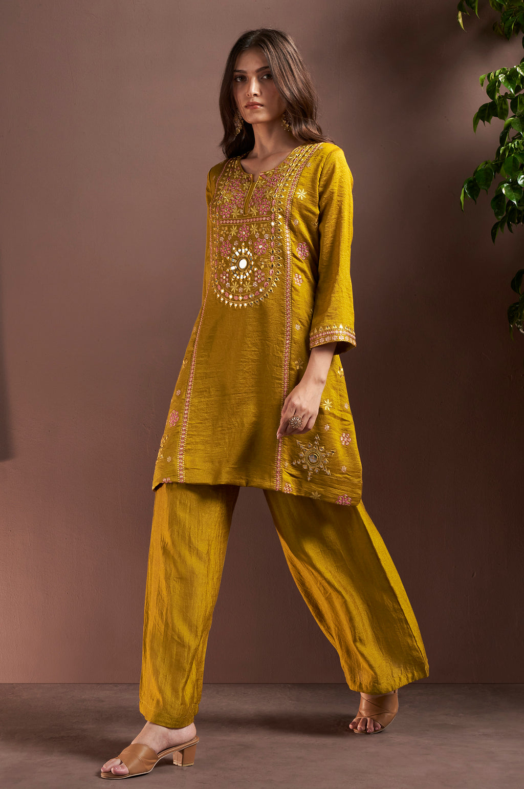 Mustred Silk Blend Embroidered Straight Kurta Set with Mirrorwork Choker Net Dupatta